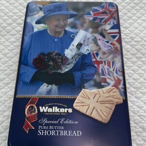 Queen Elizabeth Walkers Shortbread Commemorative Tin